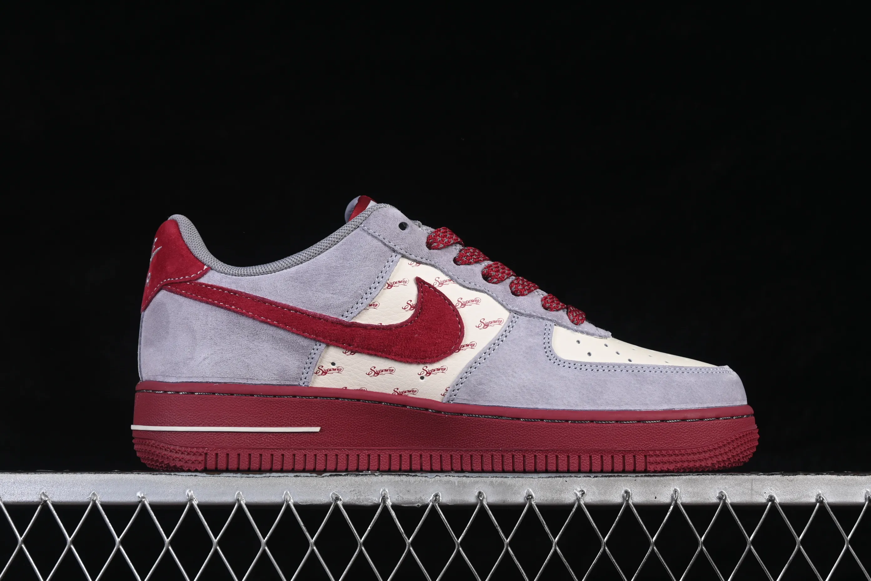 All Categories Nk Air Force 1 Air Force Series Nk Air Force 1 Low Air Force Low Nike Air Force 1'07 Low Year of the Horse Limited Edition Gray and Red Contrast Color Air Force 1 Low-top Casual Sneakers JP2026-136